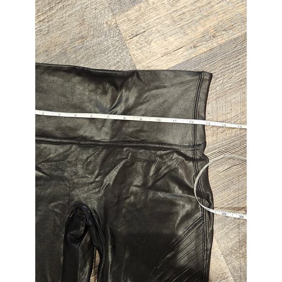 Spanx womens medium black faux leather legging textured biker chick - Picture 3 of 8